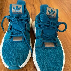 Teal Adidas “Prophere” sneaker